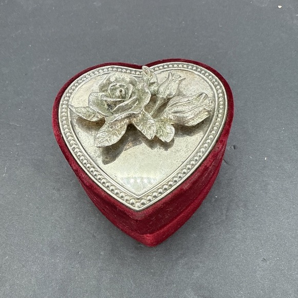 Red Velvet Silver Rose Trinket Box 3D Jewelry Box - Picture 1 of 14